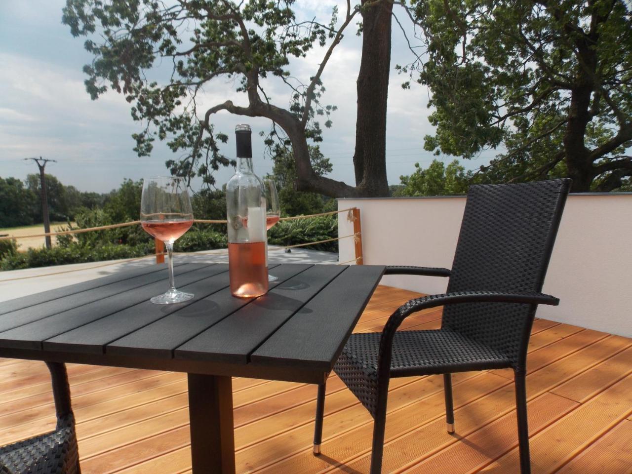 Apartmany Miromar Podivin Exterior foto